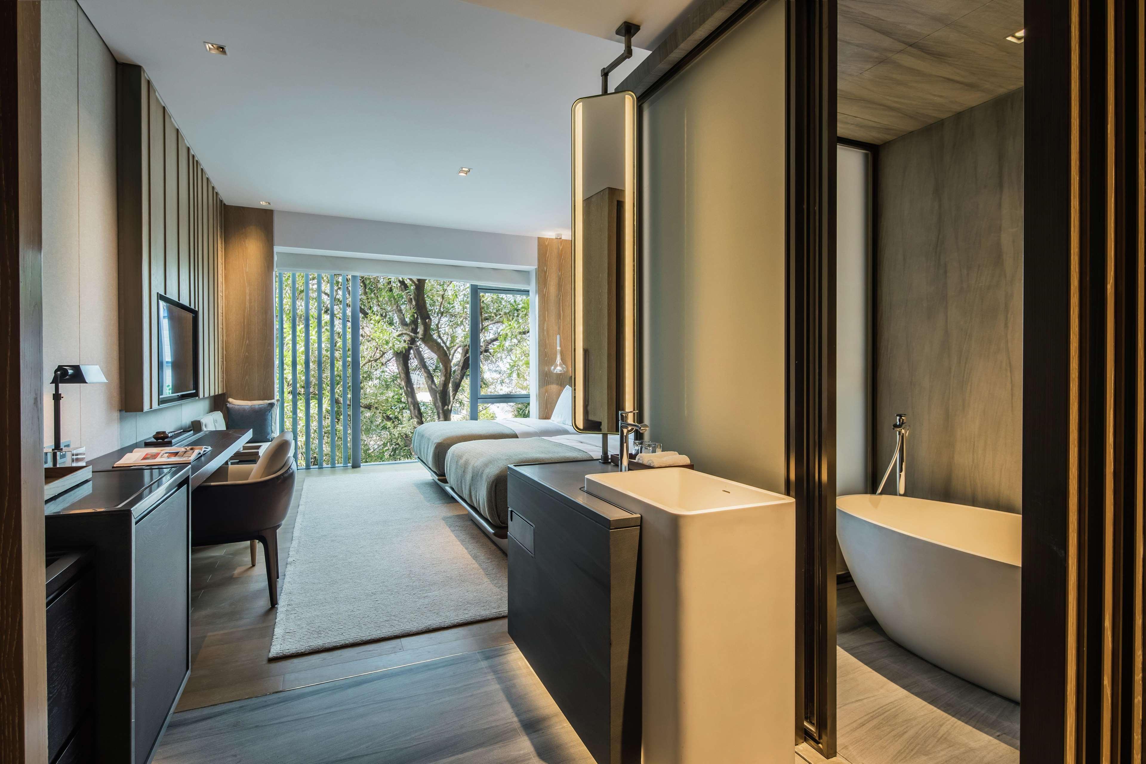 Joyze Hotel Xiamen, Curio Collection By Hilton Exterior photo